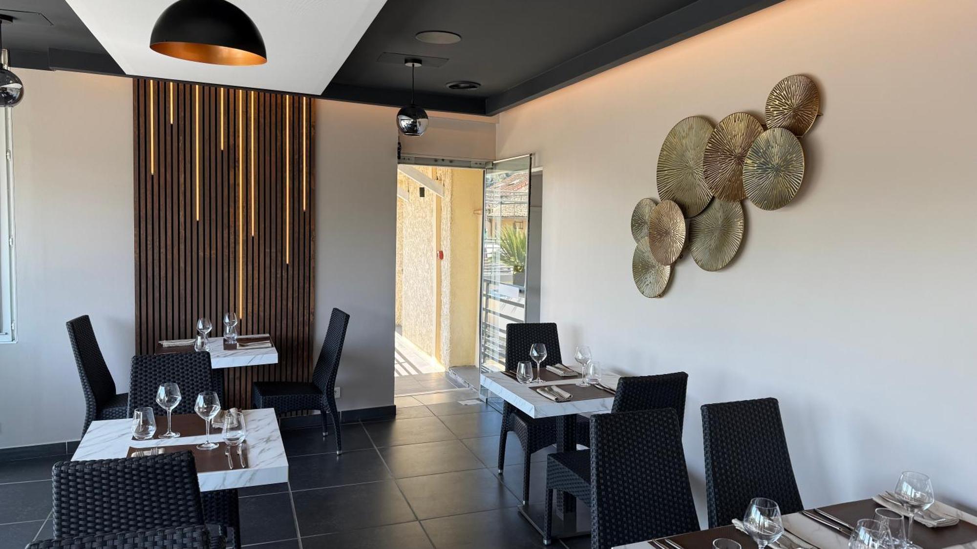 Logis Hotel Restaurant Bellevue Saint-Martin-dʼArdèche Εξωτερικό φωτογραφία