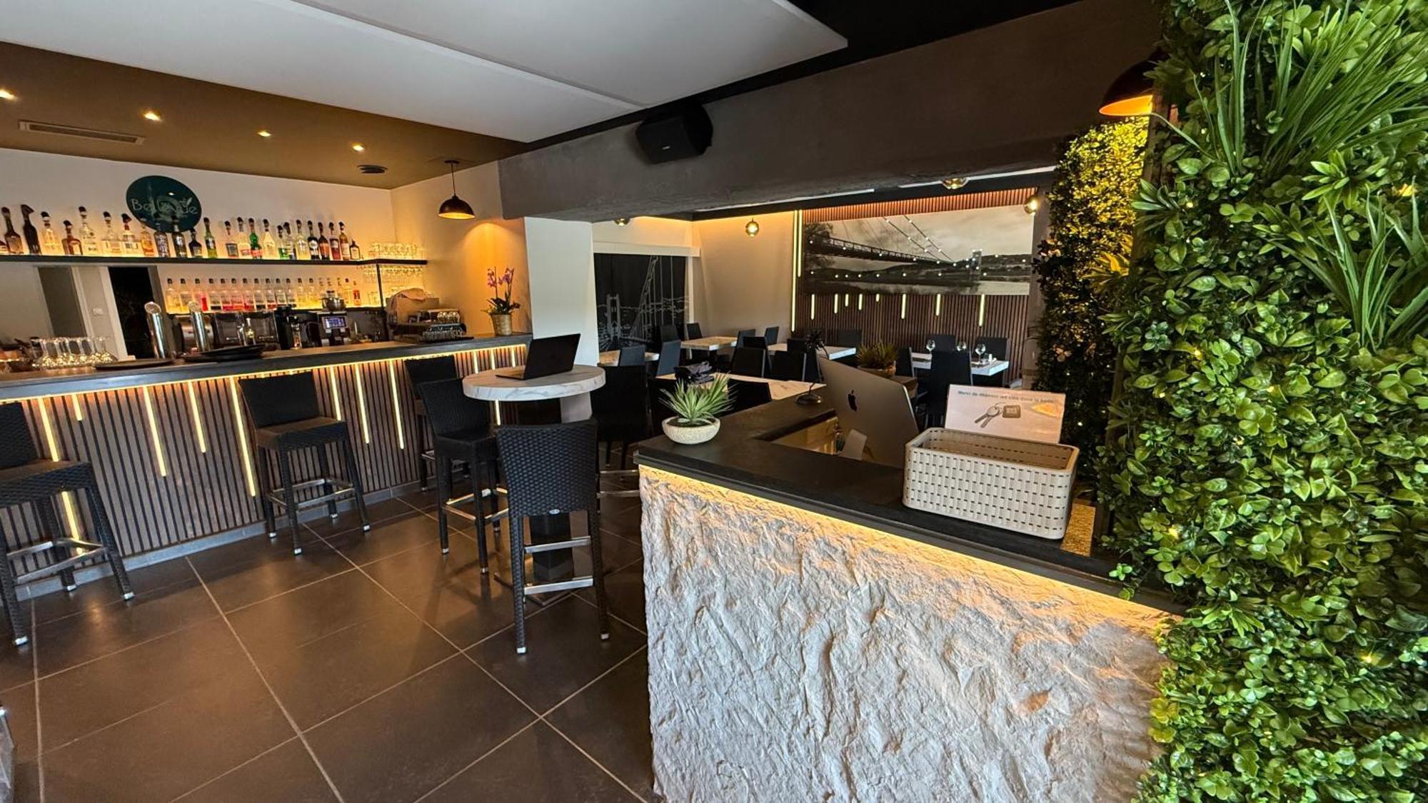 Logis Hotel Restaurant Bellevue Saint-Martin-dʼArdèche Εξωτερικό φωτογραφία
